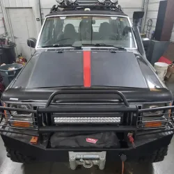 Jeep Cherokee XJ (1984-2001) Lensun 140W Hood Flexible Solar Panel Complete Kit